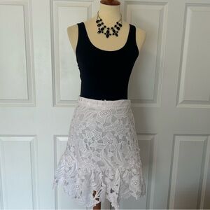 VERSONA White Lace Appliqué Short Skirt 🆕